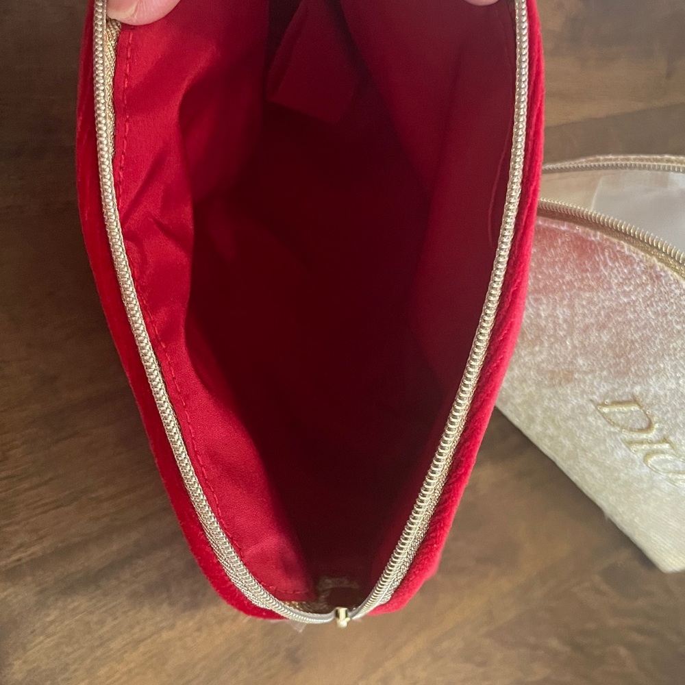 Christian Dior Box with Red velvet and Gold Metallic Cosmetic Bags, new. - Picture 8 of 8